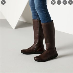 Farmington Natural Leather Dark Brown Birkenstock Tall Boot Size 37